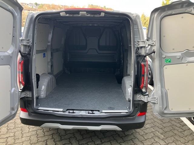 FORD 320L1 TRAIL 170PS A8 4WD FORD 320L1 TRAIL 170PS A8 4WD