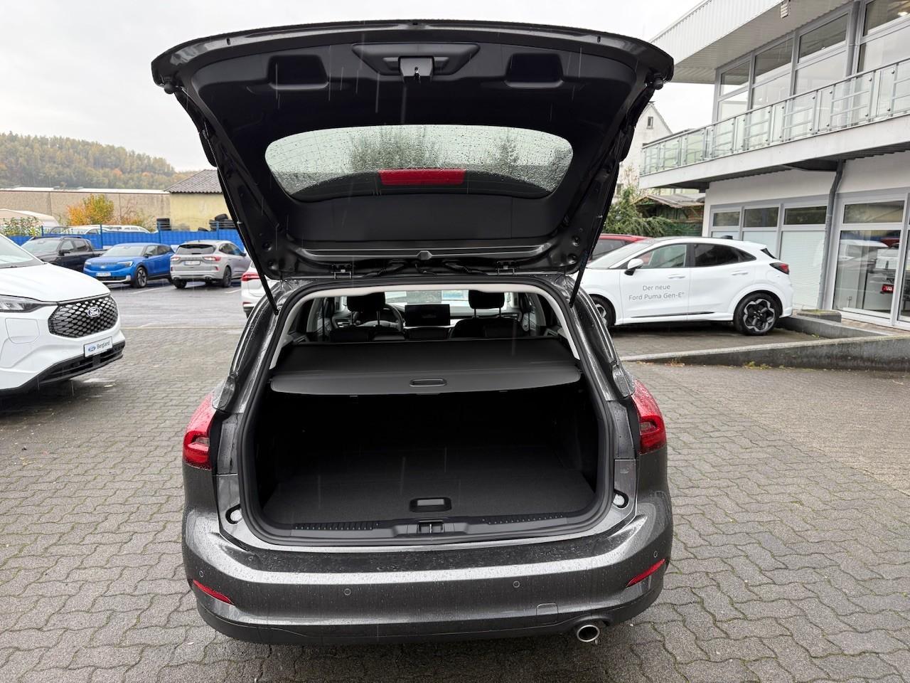 FORD TITANIUM Turnier 1.0l 155PS MHEV Automatik FORD TITANIUM Turnier 1.0l 155PS MHEV Automatik