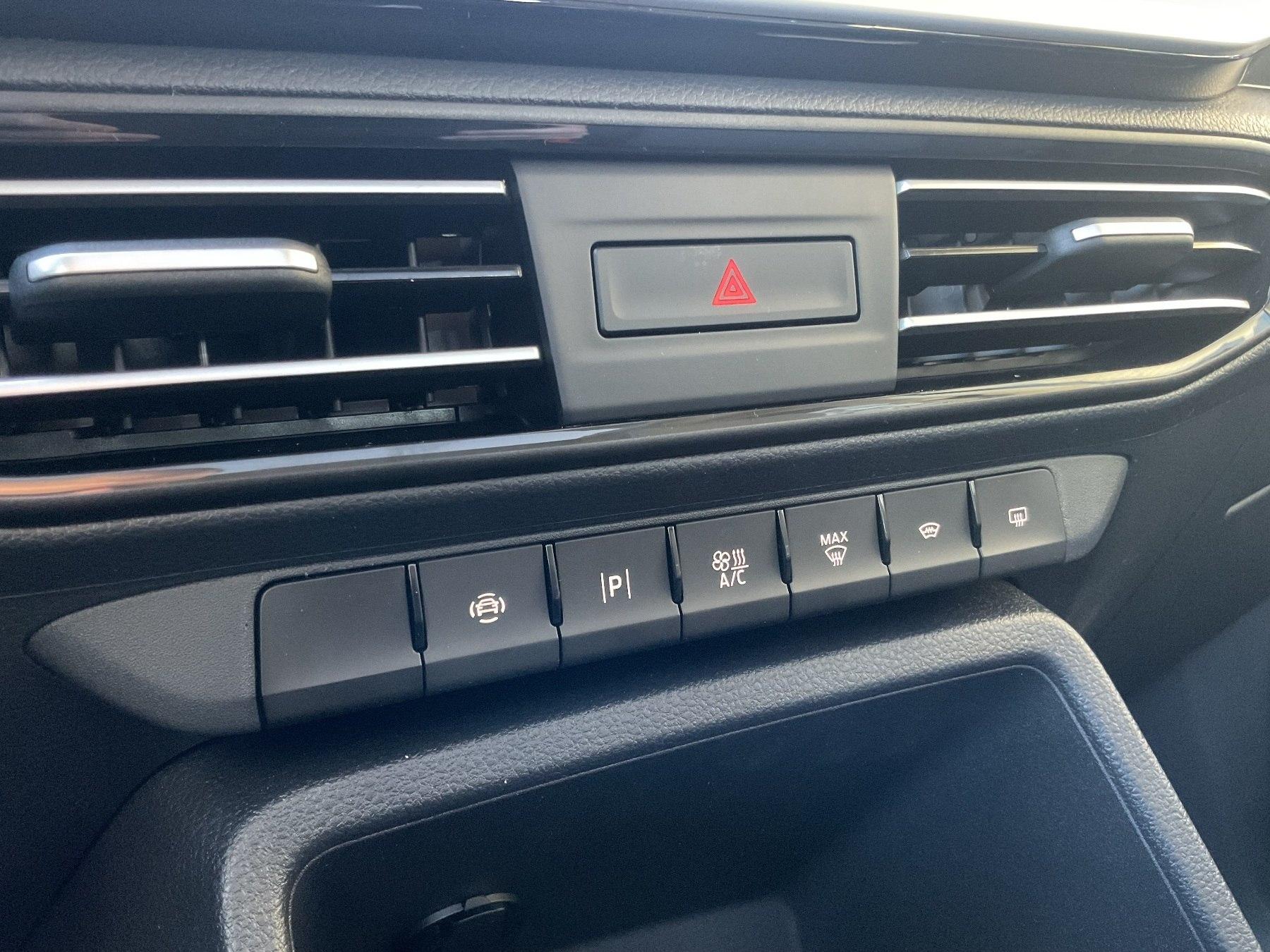 FORD Active L1 *iACC*AHK*LED*NAVI*PDC*RFK*GJR FORD Active L1 *iACC*AHK*LED*NAVI*PDC*RFK*GJR