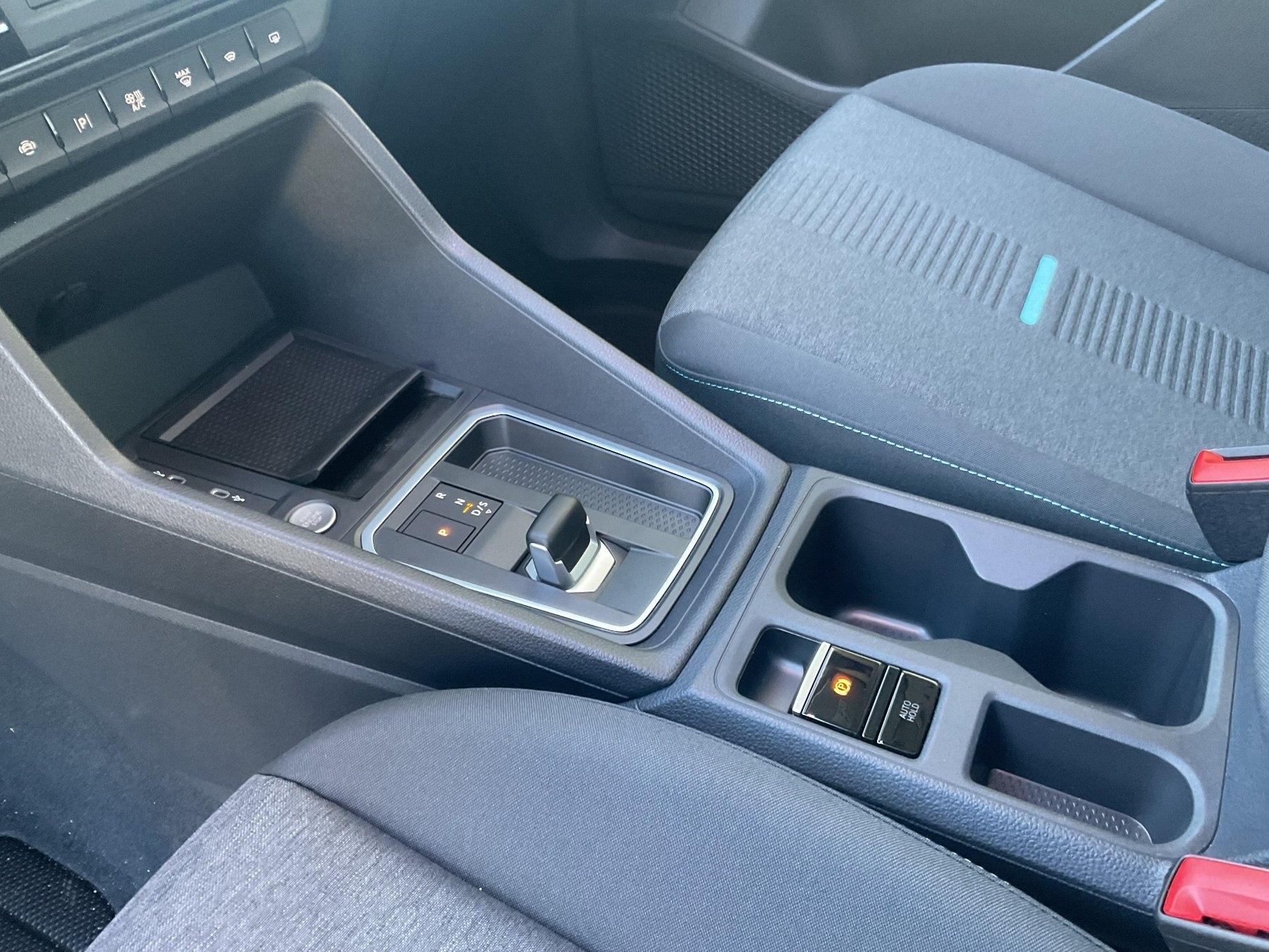 FORD Active L1 *iACC*AHK*LED*NAVI*PDC*RFK*GJR FORD Active L1 *iACC*AHK*LED*NAVI*PDC*RFK*GJR