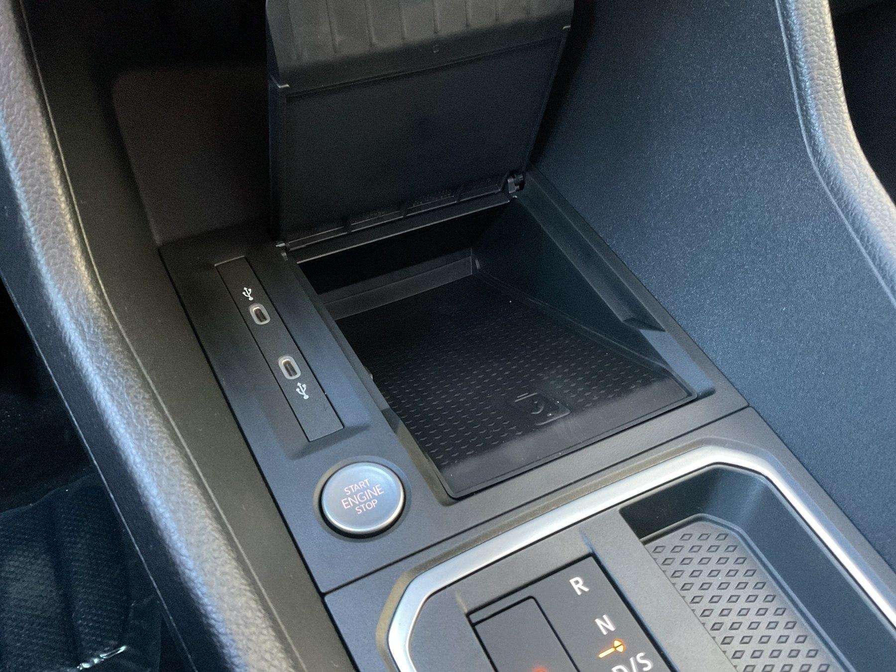 FORD Active L1 *iACC*AHK*LED*NAVI*PDC*RFK*GJR FORD Active L1 *iACC*AHK*LED*NAVI*PDC*RFK*GJR