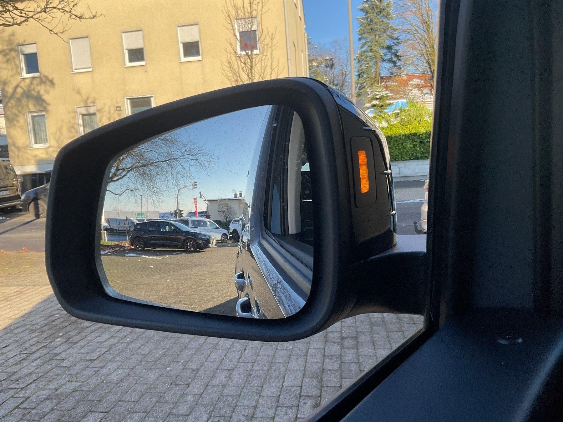 FORD Active L1 *iACC*AHK*LED*NAVI*PDC*RFK*GJR FORD Active L1 *iACC*AHK*LED*NAVI*PDC*RFK*GJR