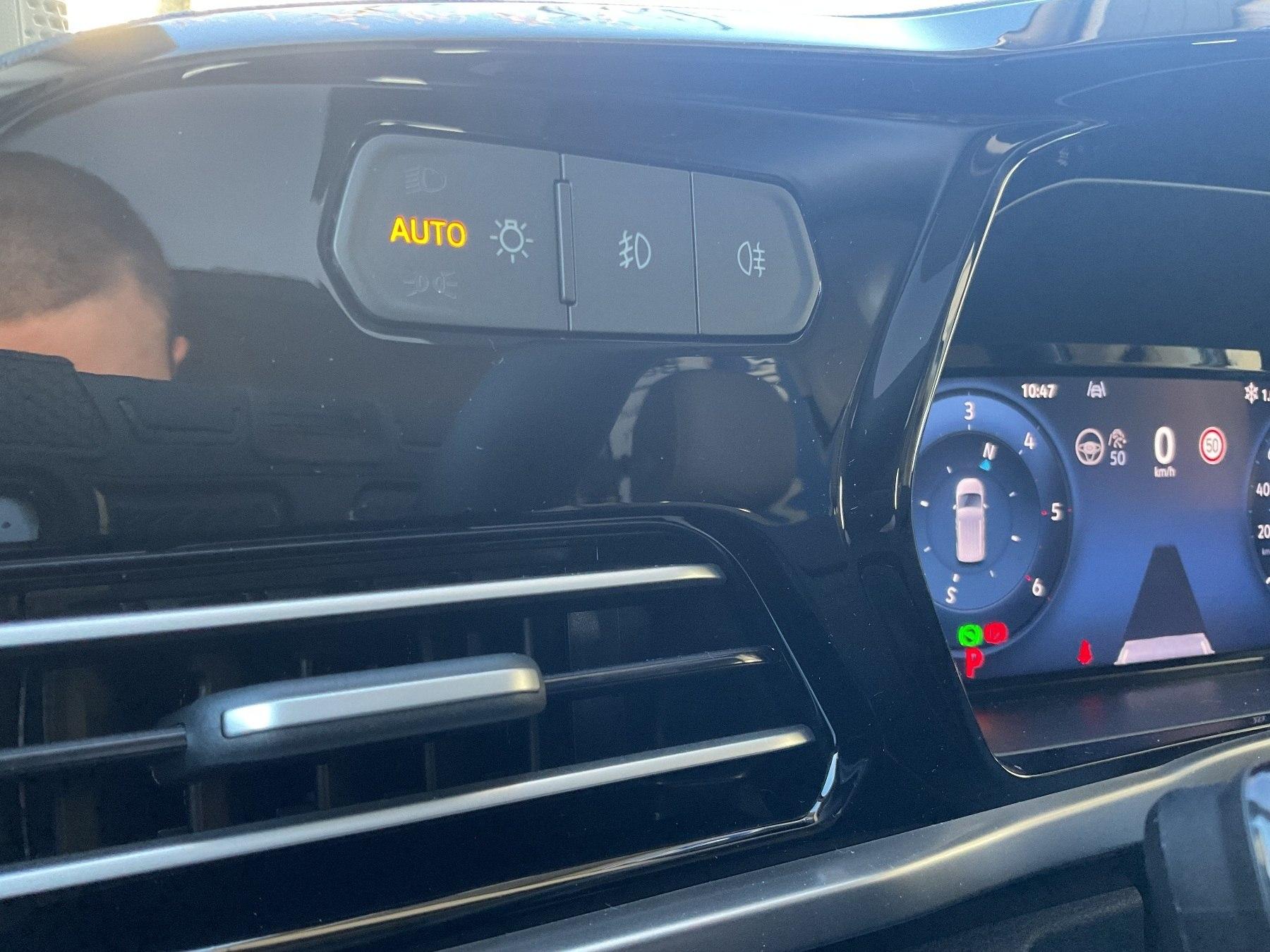 FORD Active L1 *iACC*AHK*LED*NAVI*PDC*RFK*GJR FORD Active L1 *iACC*AHK*LED*NAVI*PDC*RFK*GJR