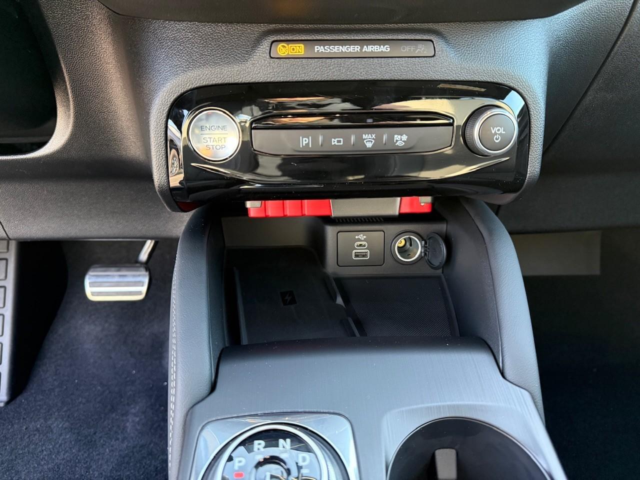 FORD SOUND EDITION 2.5L HEV 180PS Automatik FORD SOUND EDITION 2.5L HEV 180PS Automatik