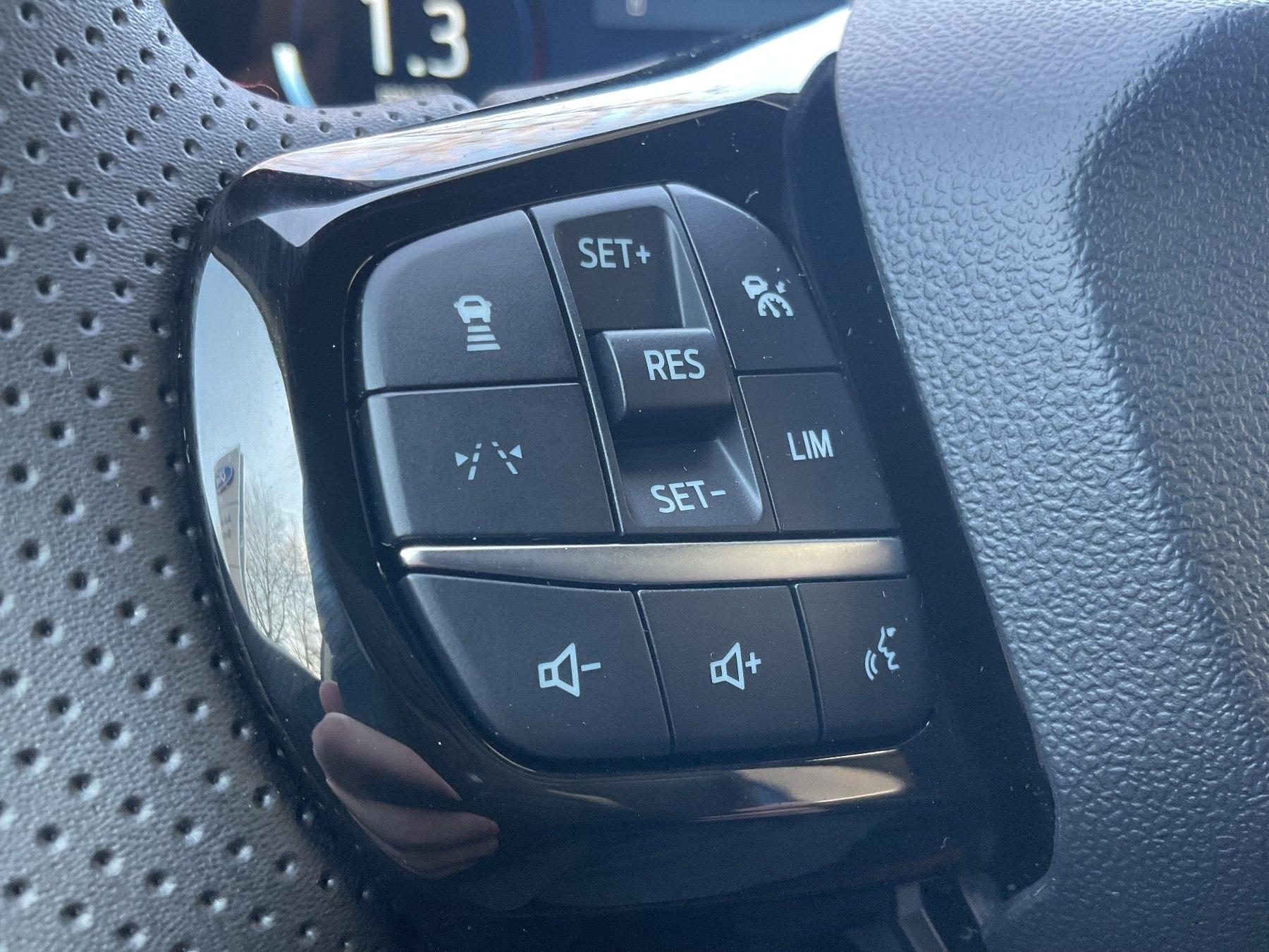 FORD ST-Line X MHEV *LED*iACC*AHK*B&O*PDC*SHZ*Ke FORD ST-Line X MHEV *LED*iACC*AHK*B&O*PDC*SHZ*Ke