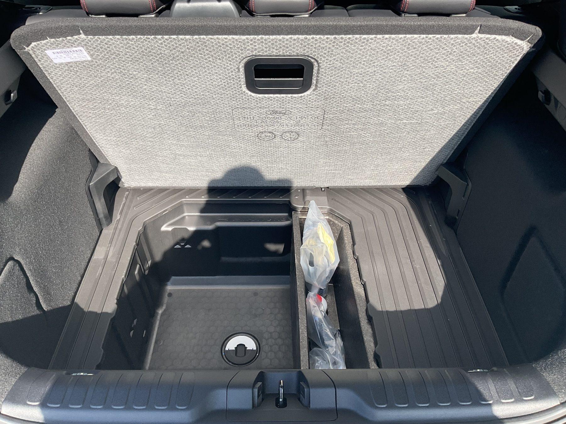 FORD ST-Line X MHEV *LED*iACC*AHK*B&O*PDC*SHZ*Ke FORD ST-Line X MHEV *LED*iACC*AHK*B&O*PDC*SHZ*Ke