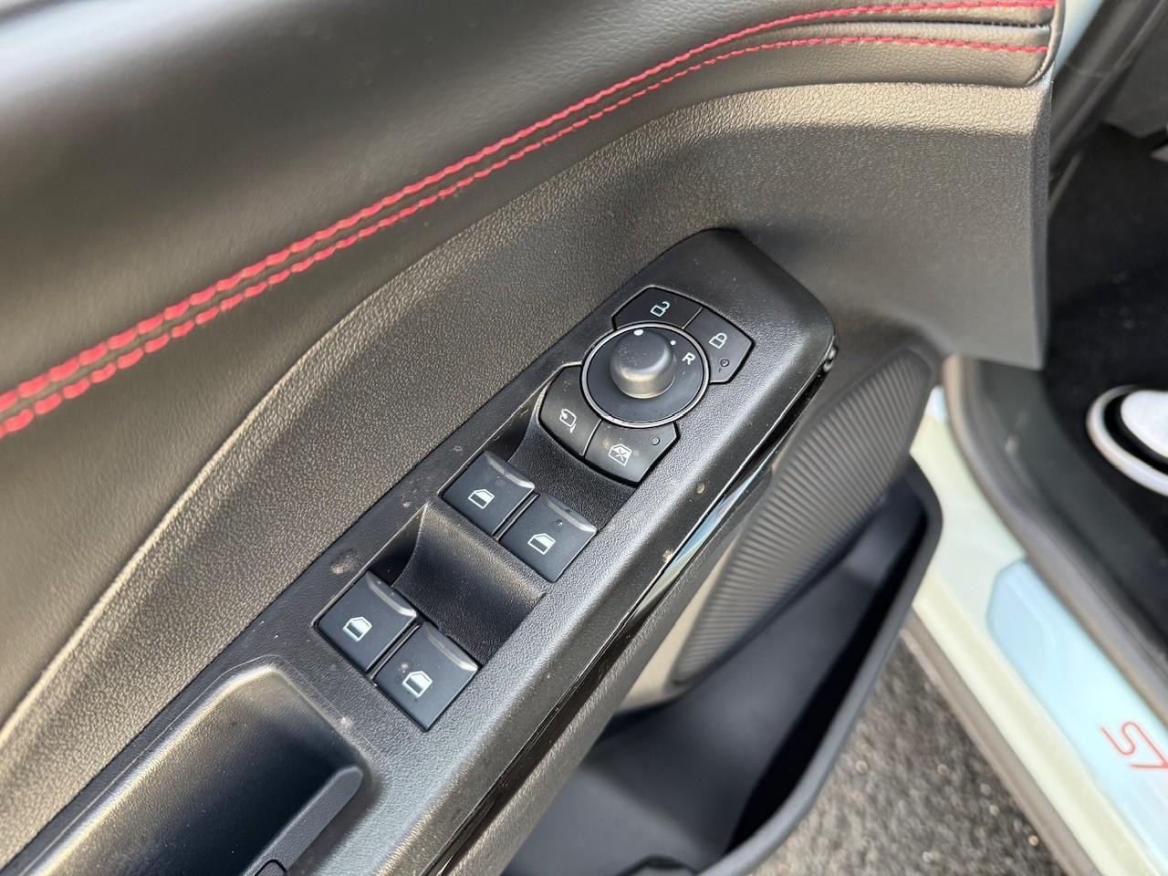 FORD ST-LINE 1.0T 125PS MHEV Automatik FORD ST-LINE 1.0T 125PS MHEV Automatik