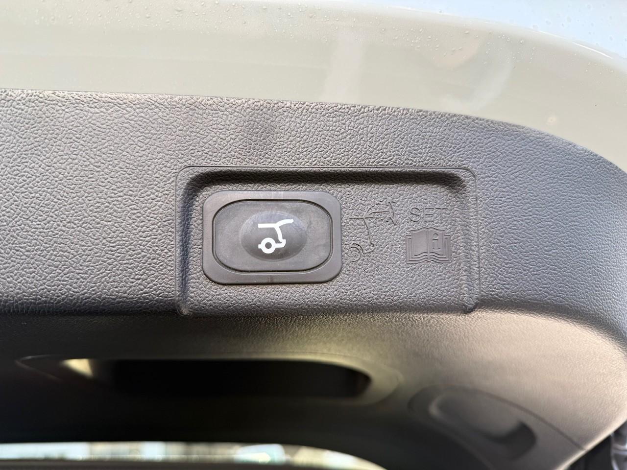 FORD ST-LINE 1.0T 125PS MHEV Automatik FORD ST-LINE 1.0T 125PS MHEV Automatik