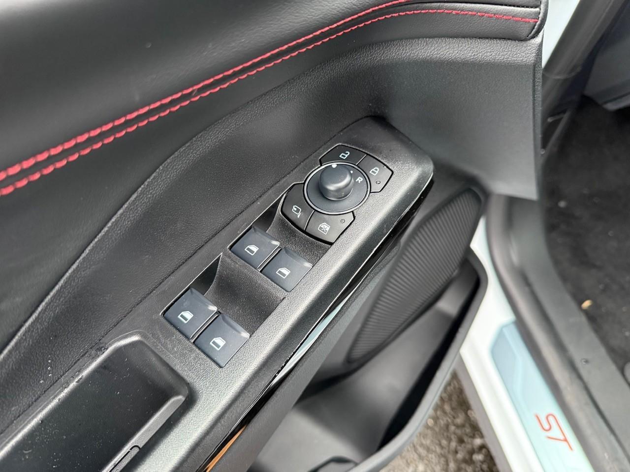 FORD ST-LINE 1.0T 125PS MHEV Automatik FORD ST-LINE 1.0T 125PS MHEV Automatik