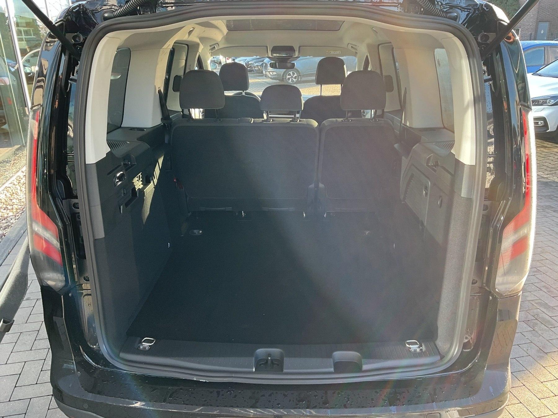 FORD Grand ACTIVE PHEV FORD Grand ACTIVE PHEV