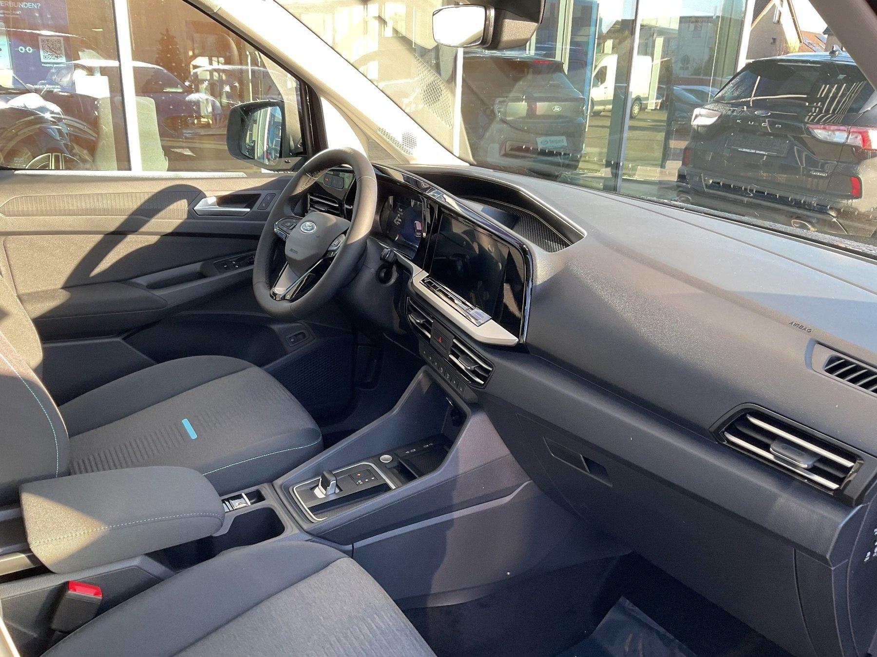 FORD Grand ACTIVE PHEV FORD Grand ACTIVE PHEV