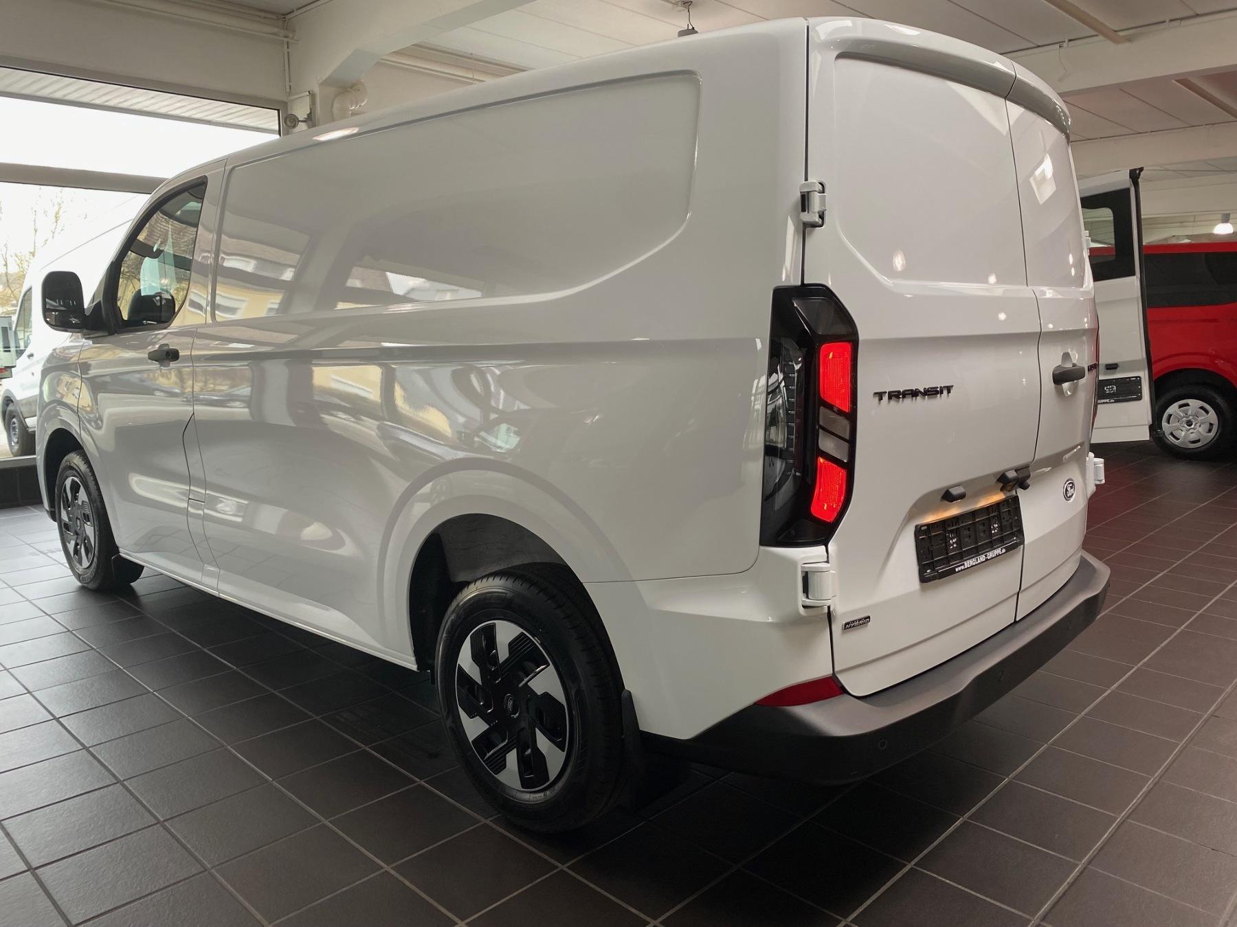 FORD 2.5 PHEV 320 L1 Trend FORD 2.5 PHEV 320 L1 Trend