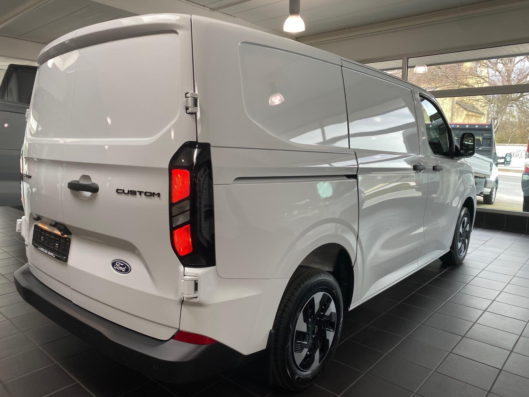 FORD 2.5 PHEV 320 L1 Trend FORD 2.5 PHEV 320 L1 Trend