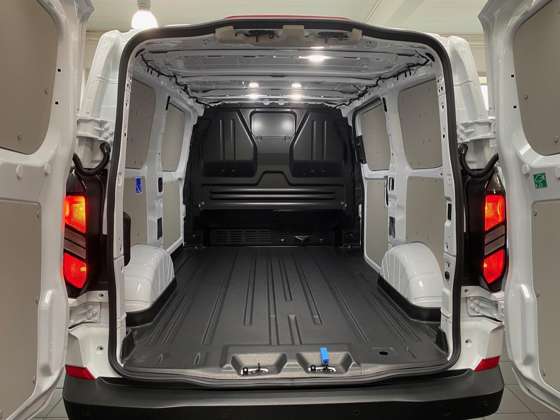 FORD 2.5 PHEV 320 L1 Trend FORD 2.5 PHEV 320 L1 Trend