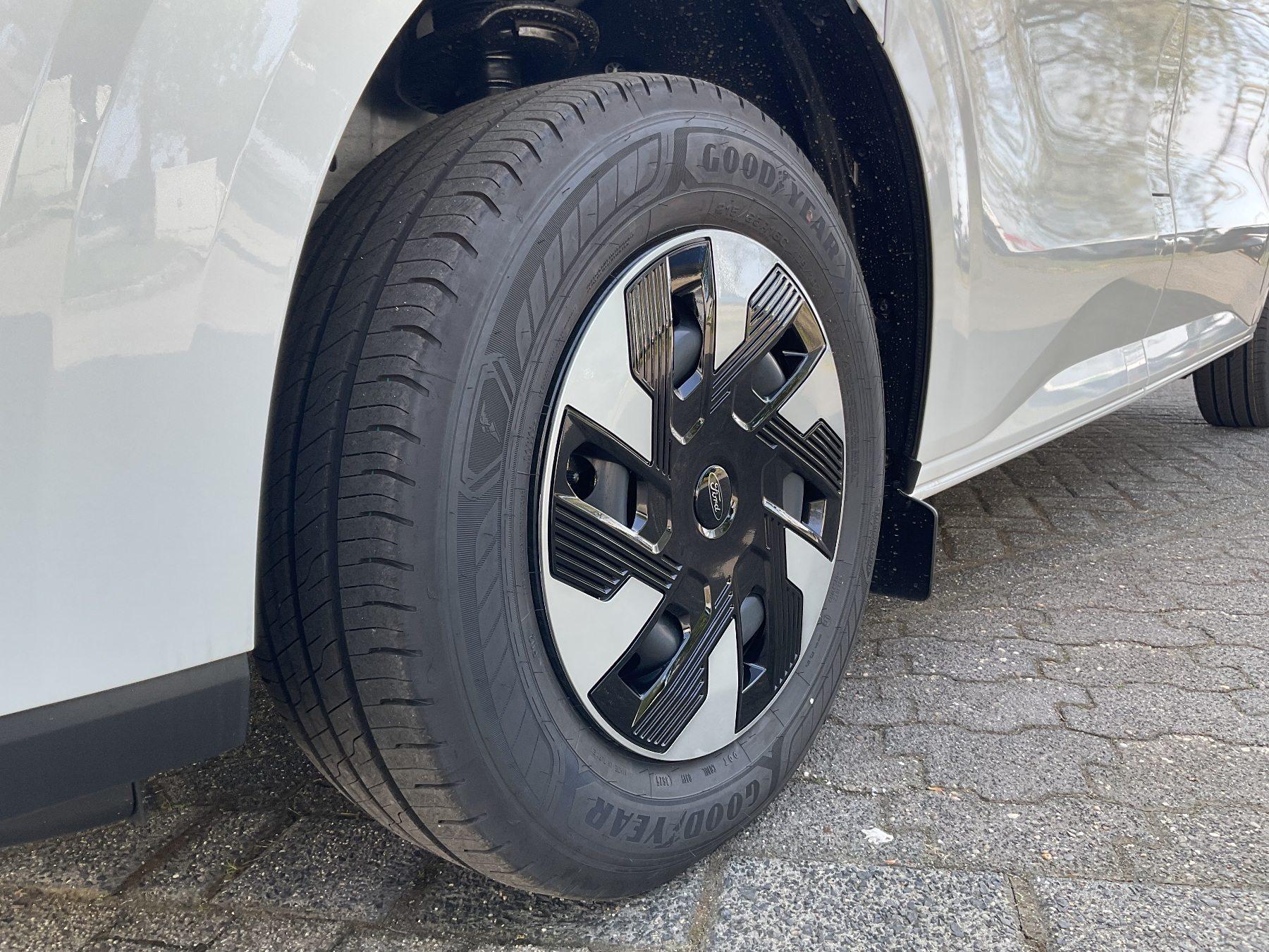 FORD PHEV Trend 320L1 *LED*GRA* FORD PHEV Trend 320L1 *LED*GRA*
