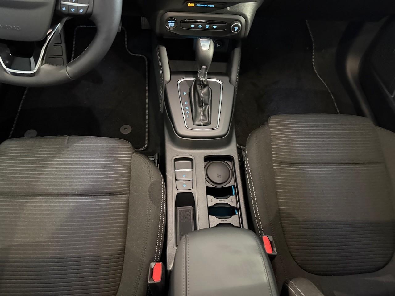 FORD TITANUM X Turnier 155PS MHEV Automatik FORD TITANUM X Turnier 155PS MHEV Automatik