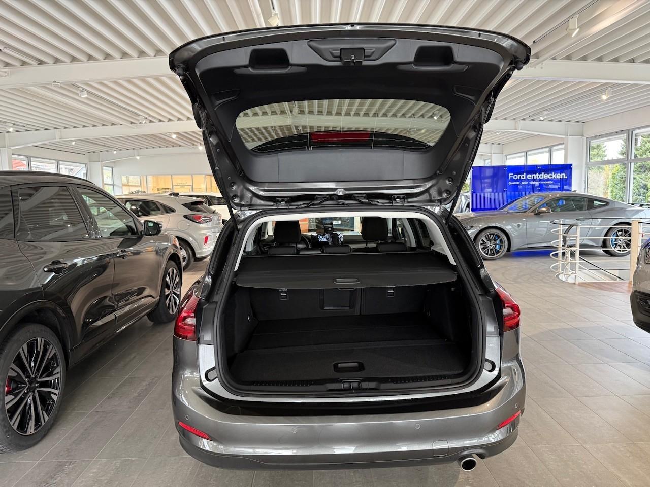 FORD TITANUM X Turnier 155PS MHEV Automatik FORD TITANUM X Turnier 155PS MHEV Automatik