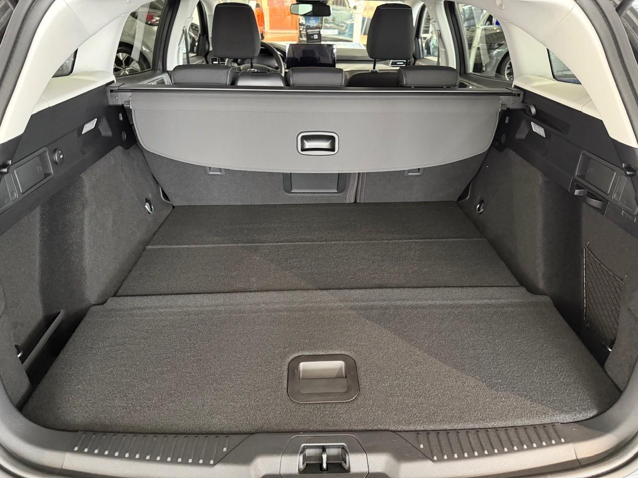 FORD TITANUM X Turnier 155PS MHEV Automatik FORD TITANUM X Turnier 155PS MHEV Automatik