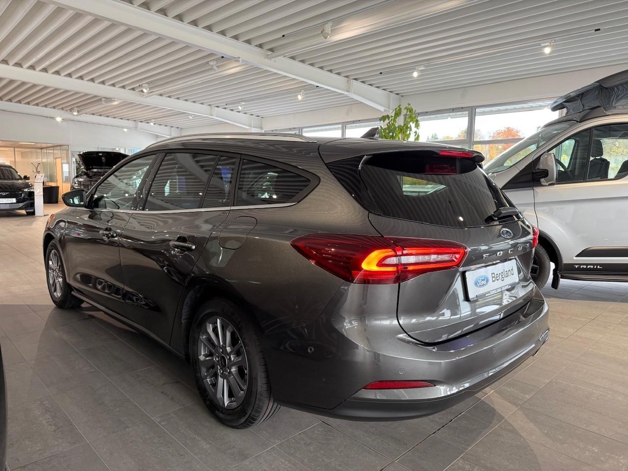 FORD TITANUM X Turnier 155PS MHEV Automatik FORD TITANUM X Turnier 155PS MHEV Automatik