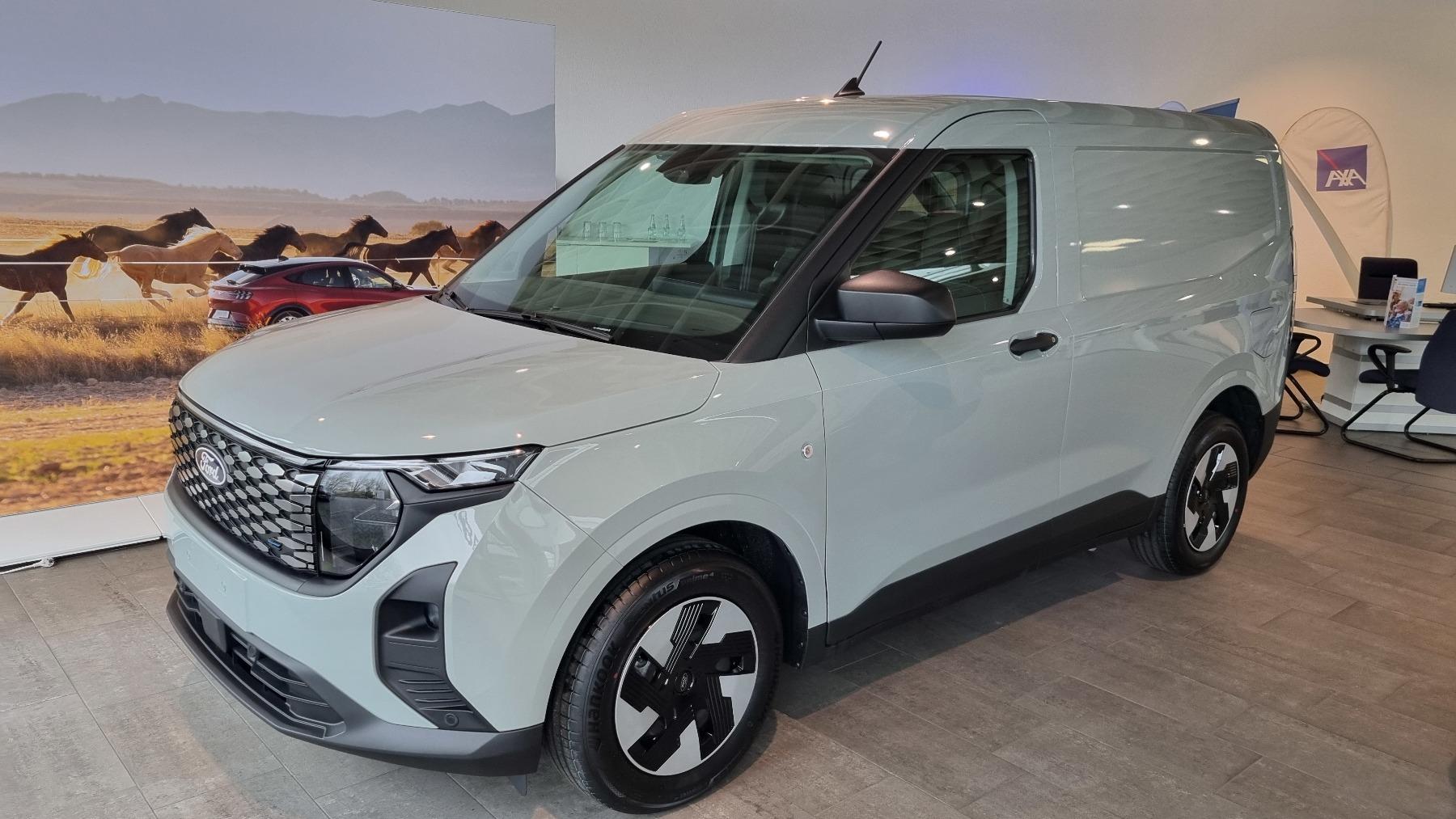 FORD VAN TREND 54KWH 136 ZE CT FWD