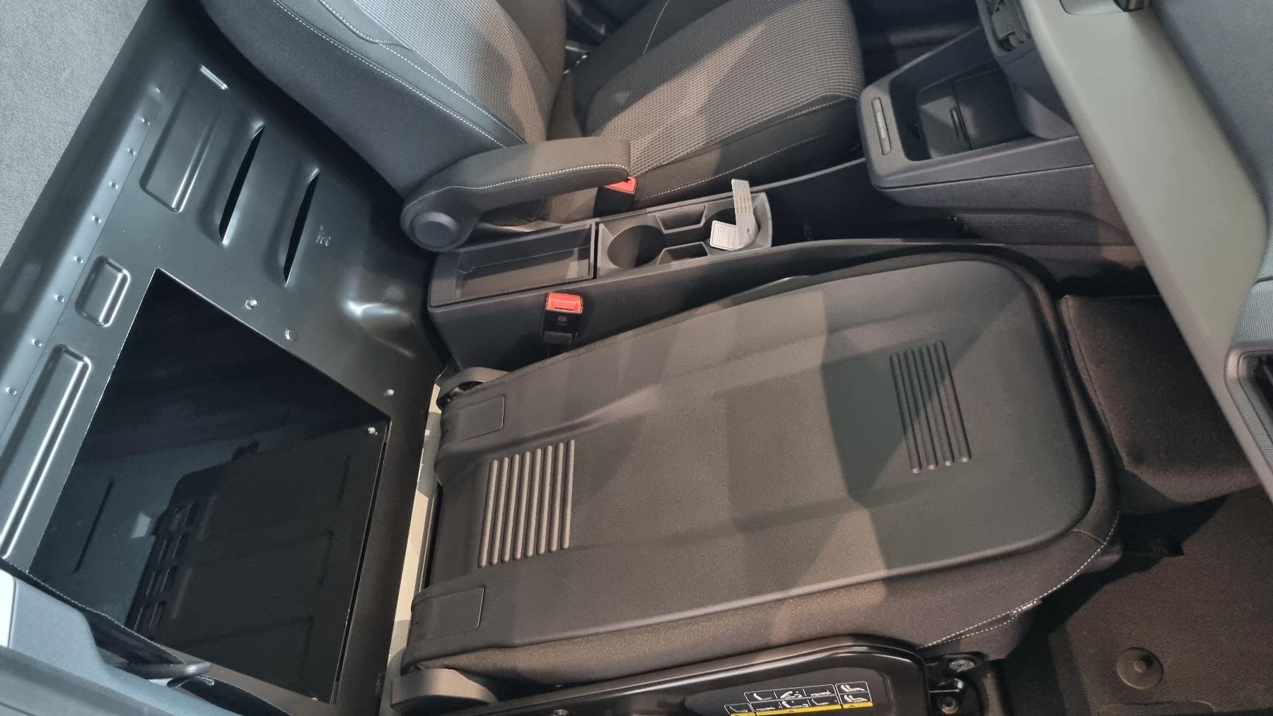 FORD VAN TREND 54KWH 136 ZE CT FWD FORD VAN TREND 54KWH 136 ZE CT FWD