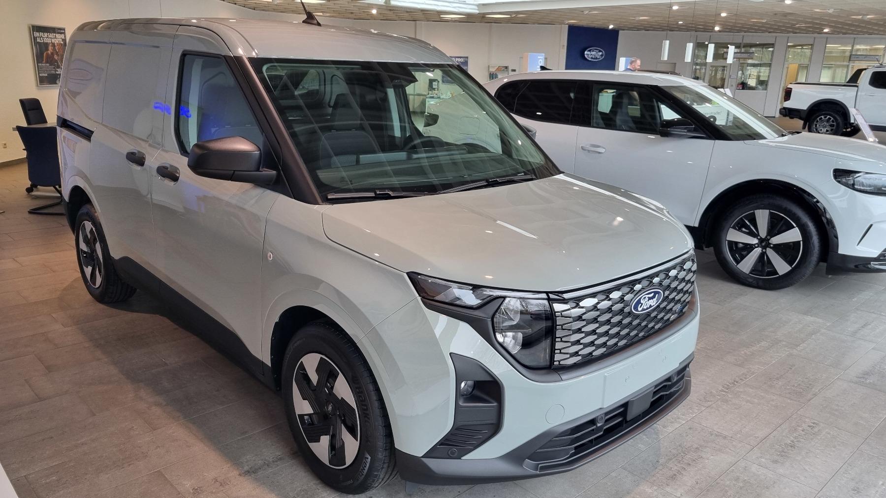 FORD VAN TREND 54KWH 136 ZE CT FWD FORD VAN TREND 54KWH 136 ZE CT FWD