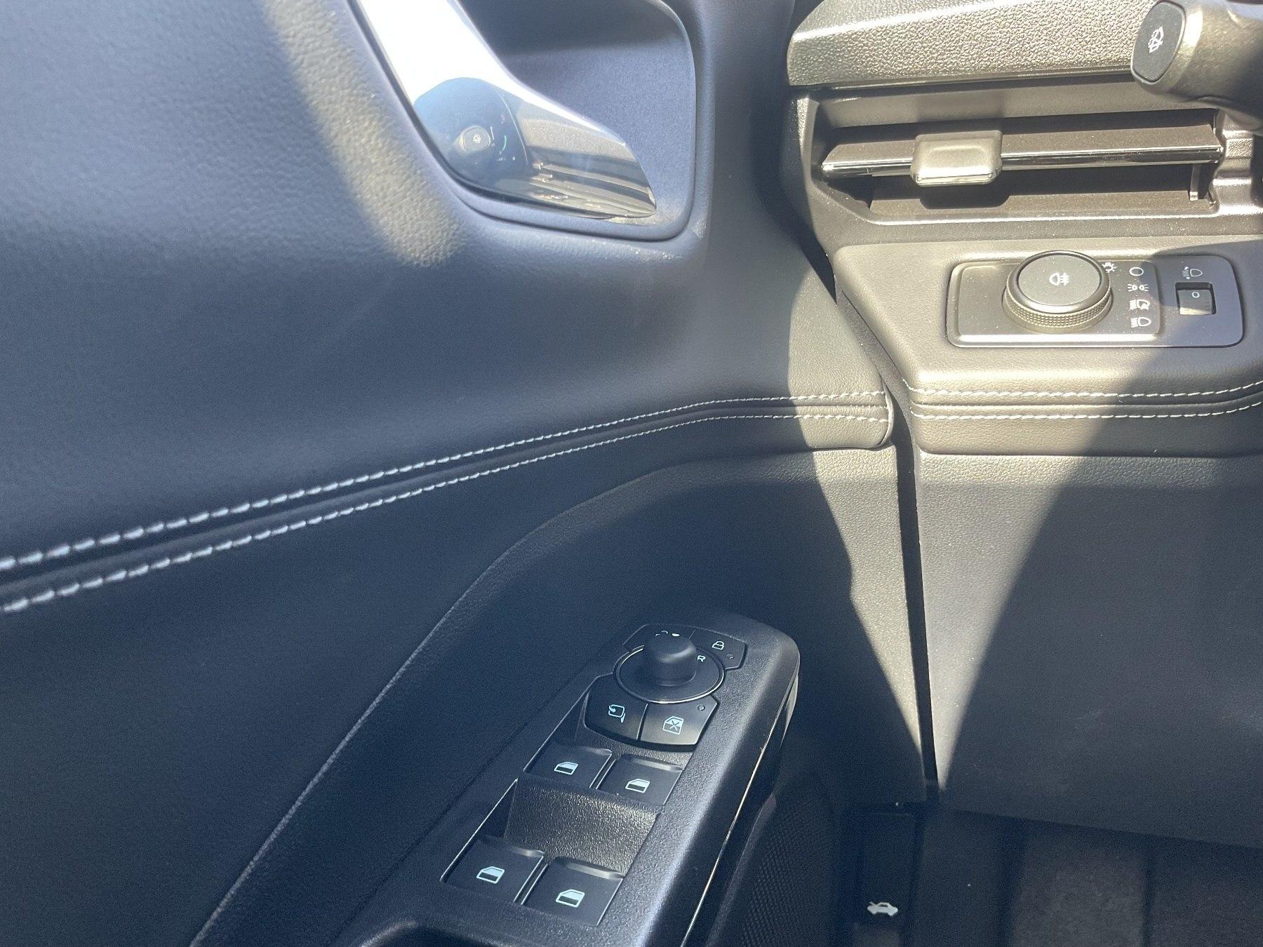 FORD Titanium MHEV *LED*SHZ*AHK*Ke*RFK*PDC*GRA* FORD Titanium MHEV *LED*SHZ*AHK*Ke*RFK*PDC*GRA*