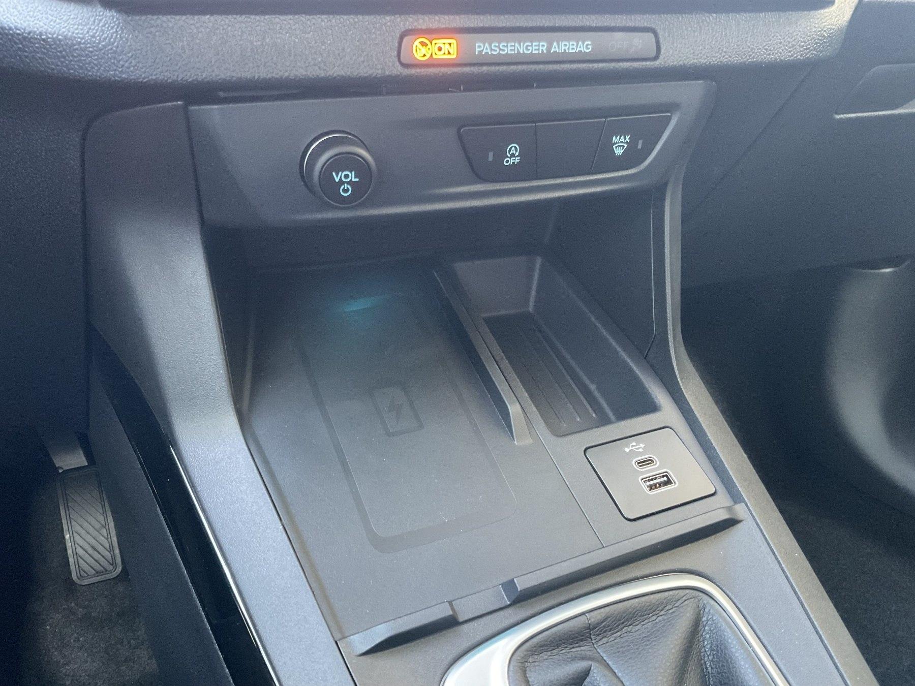 FORD Titanium MHEV *LED*SHZ*AHK*Ke*RFK*PDC*GRA* FORD Titanium MHEV *LED*SHZ*AHK*Ke*RFK*PDC*GRA*