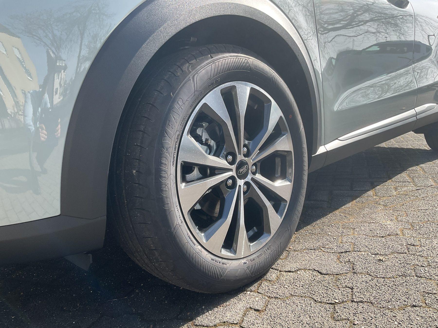 FORD Titanium MHEV *LED*SHZ*AHK*Ke*RFK*PDC*GRA* FORD Titanium MHEV *LED*SHZ*AHK*Ke*RFK*PDC*GRA*