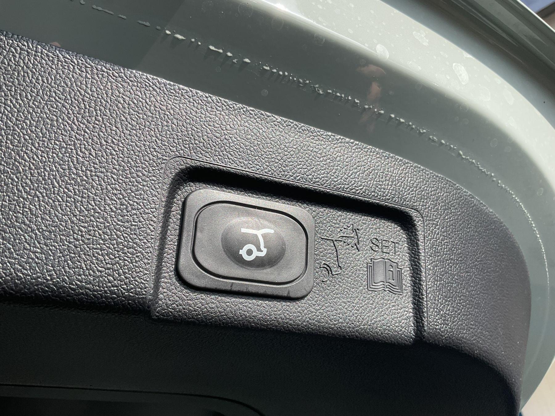 FORD Titanium MHEV *LED*SHZ*AHK*Ke*RFK*PDC*GRA* FORD Titanium MHEV *LED*SHZ*AHK*Ke*RFK*PDC*GRA*