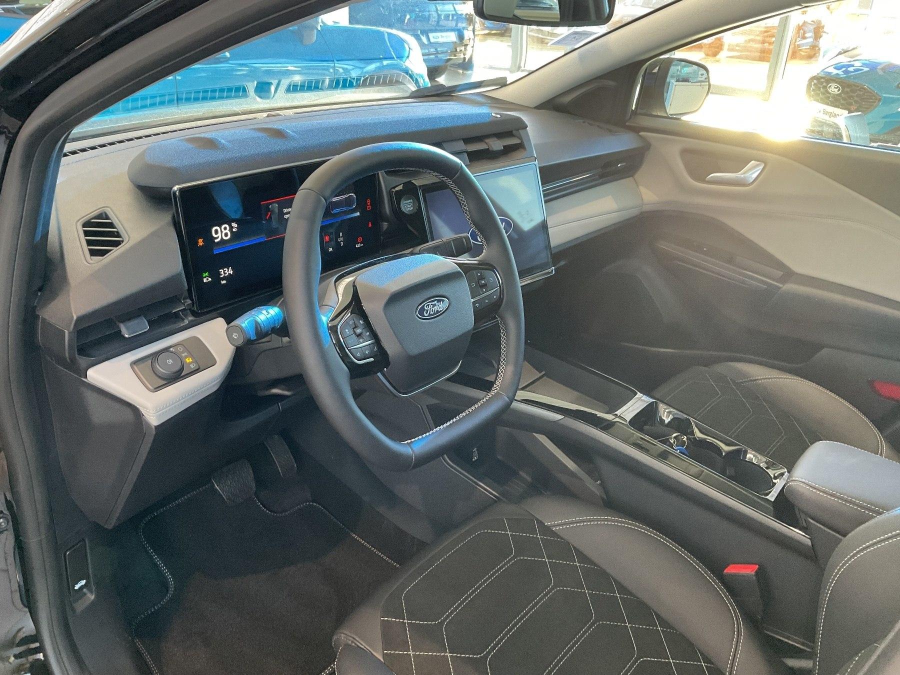 FORD PREMIUM BOSE FAHRERASSISTENT+WINTERPAK. FORD PREMIUM BOSE FAHRERASSISTENT+WINTERPAK.