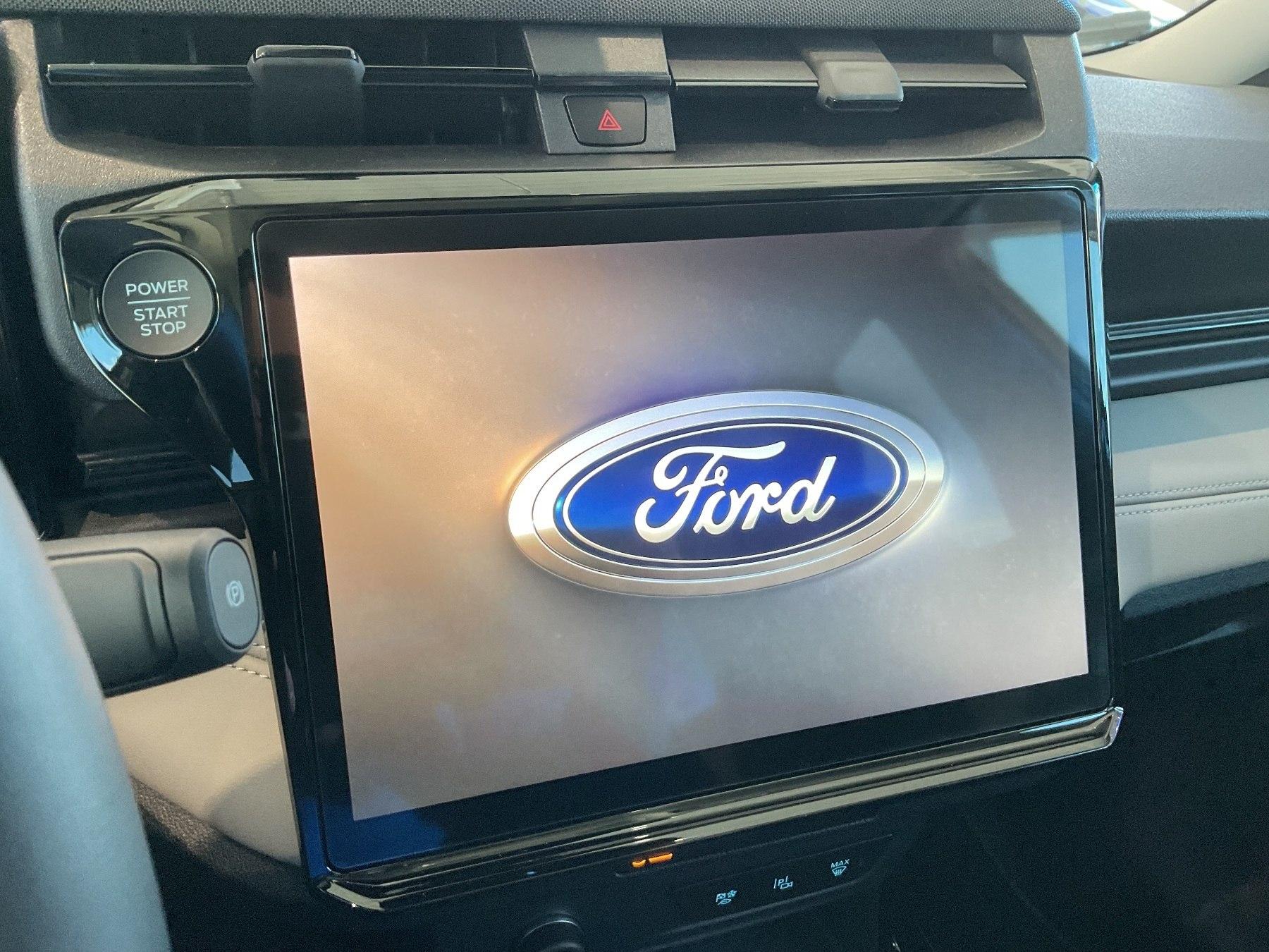 FORD PREMIUM BOSE FAHRERASSISTENT+WINTERPAK. FORD PREMIUM BOSE FAHRERASSISTENT+WINTERPAK.