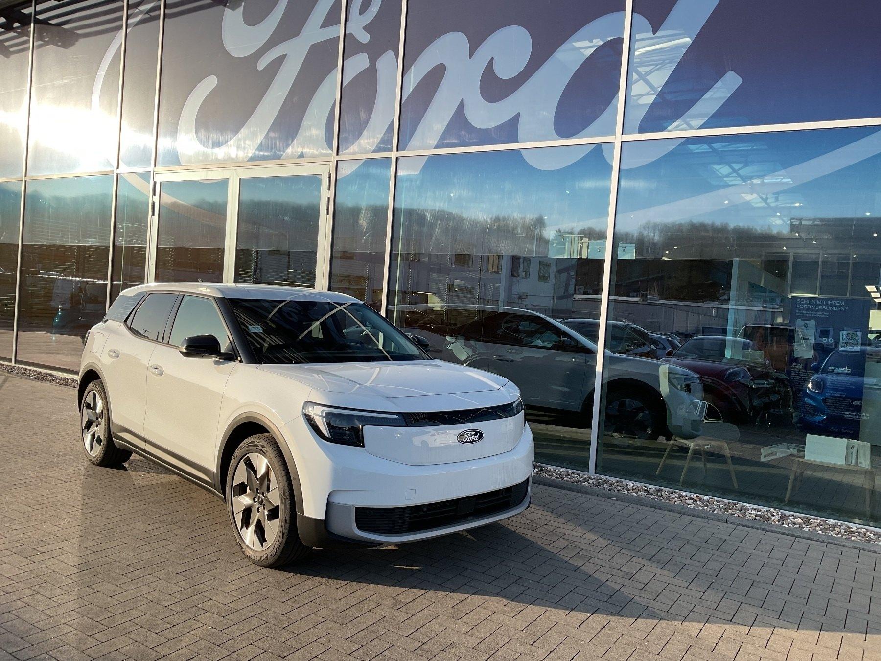 FORD PREMIUM 77KW RWD AHK SCHWENKBAR