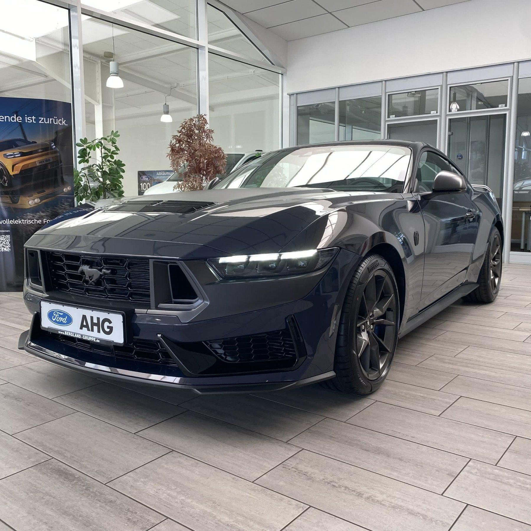 FORD Dark Horse