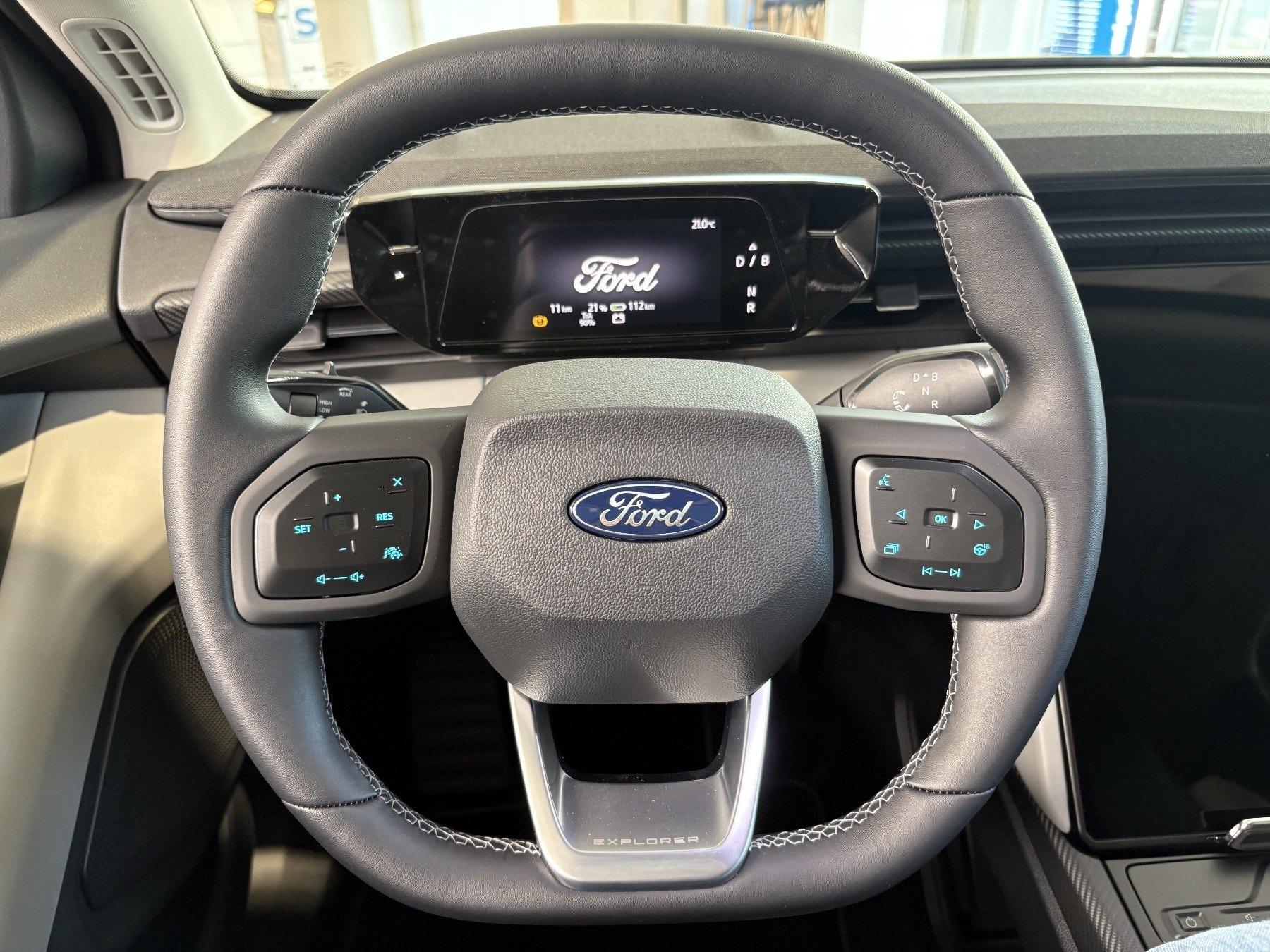 FORD Premium 77 kWh RWD FORD Premium 77 kWh RWD