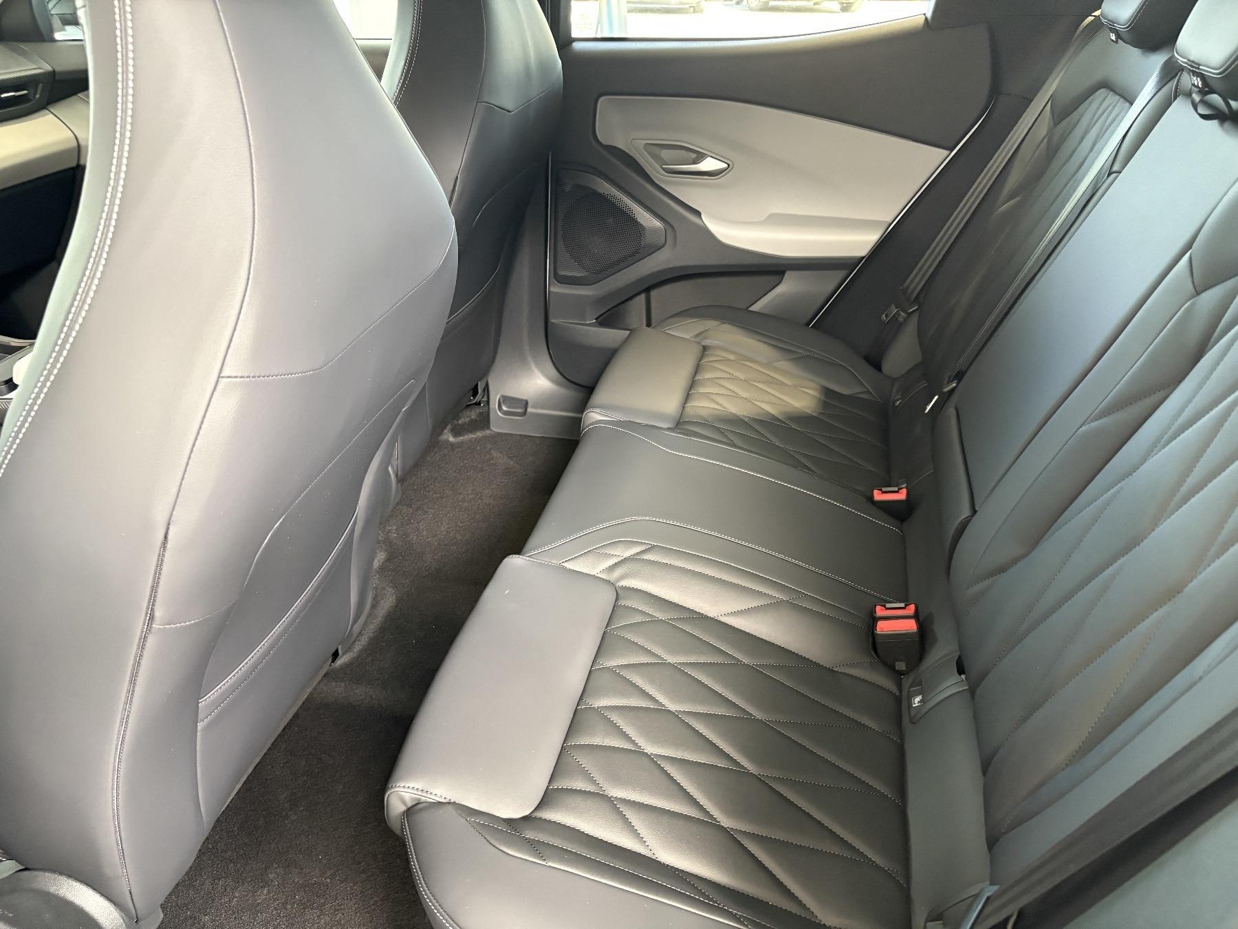 FORD Premium 77 kWh RWD FORD Premium 77 kWh RWD