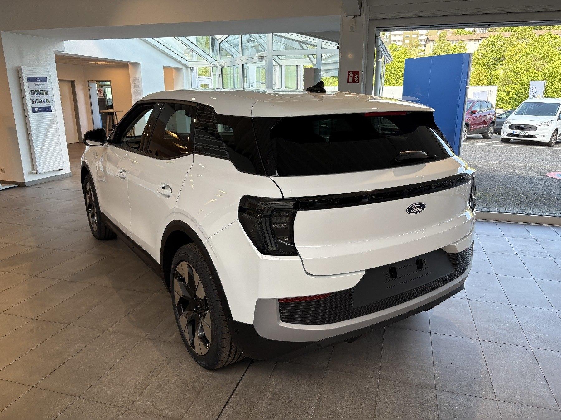 FORD Premium 77 kWh RWD FORD Premium 77 kWh RWD