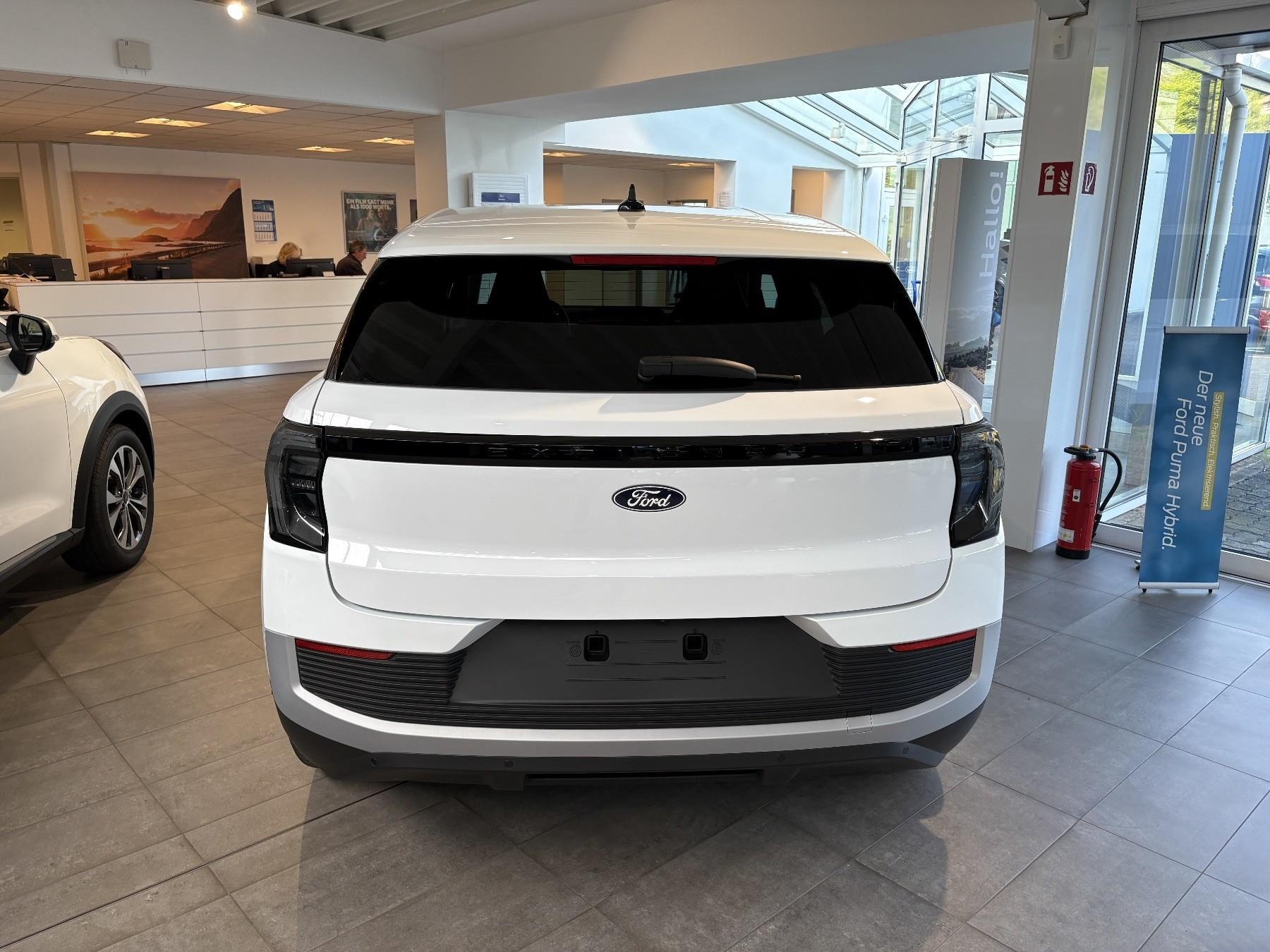 FORD Premium 77 kWh RWD FORD Premium 77 kWh RWD