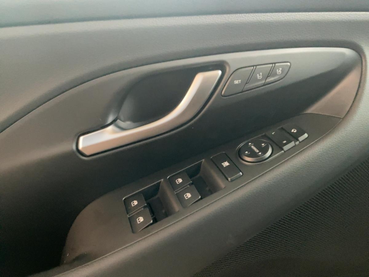 HYUNDAI N-Line (MY25) 1.5L(140 PS)7-DCT HYUNDAI N-Line (MY25) 1.5L(140 PS)7-DCT