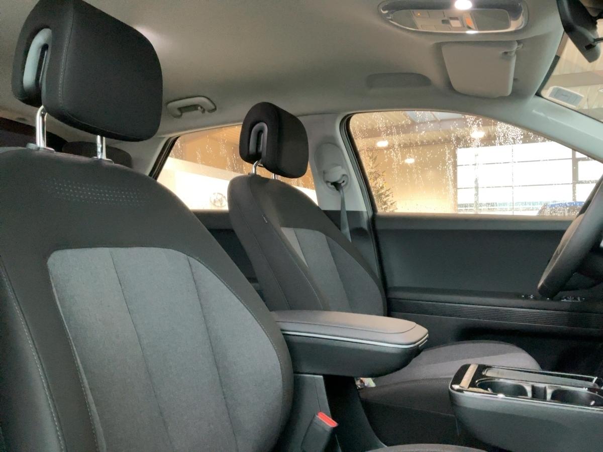 HYUNDAI MY26 63 kWh 2WD (170 PS) Wärmepumpe HYUNDAI MY26 63 kWh 2WD (170 PS) Wärmepumpe