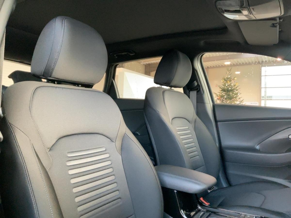 HYUNDAI Advantage 1.5L 140 PS 7-DCT HYUNDAI Advantage 1.5L 140 PS 7-DCT