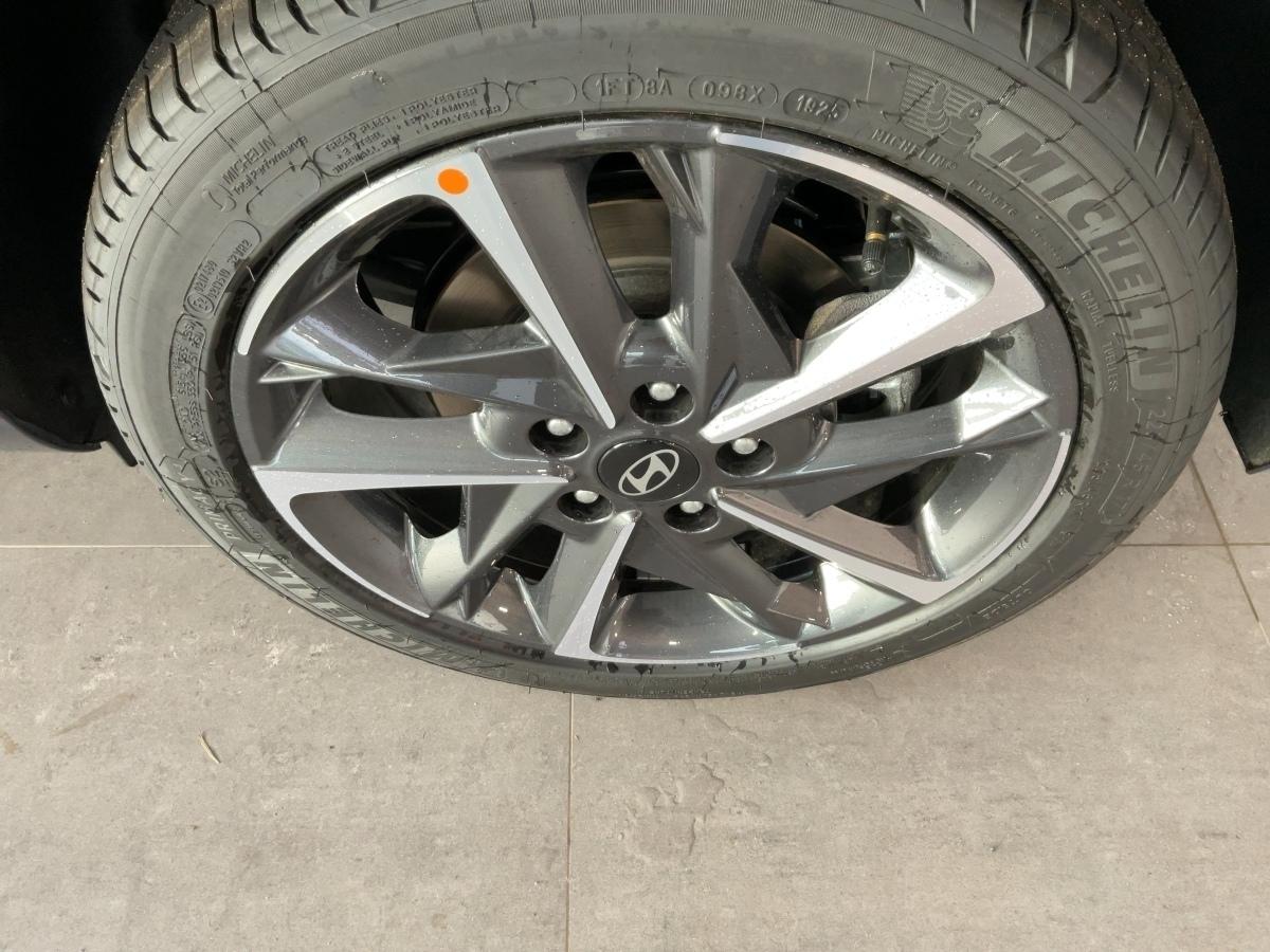 HYUNDAI Advantage 1.5L 140 PS 7-DCT HYUNDAI Advantage 1.5L 140 PS 7-DCT