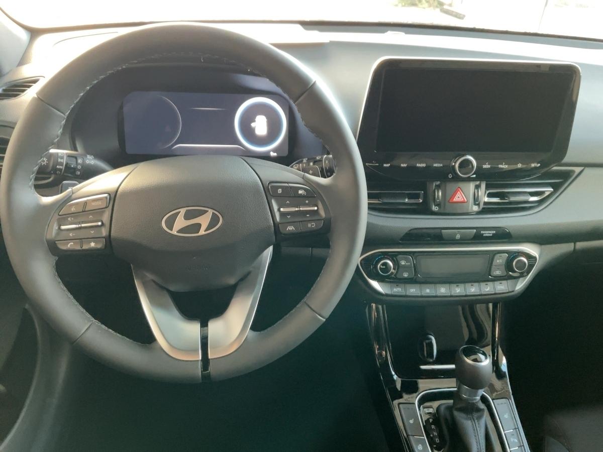 HYUNDAI Advantage 1.5L 140 PS 7-DCT HYUNDAI Advantage 1.5L 140 PS 7-DCT