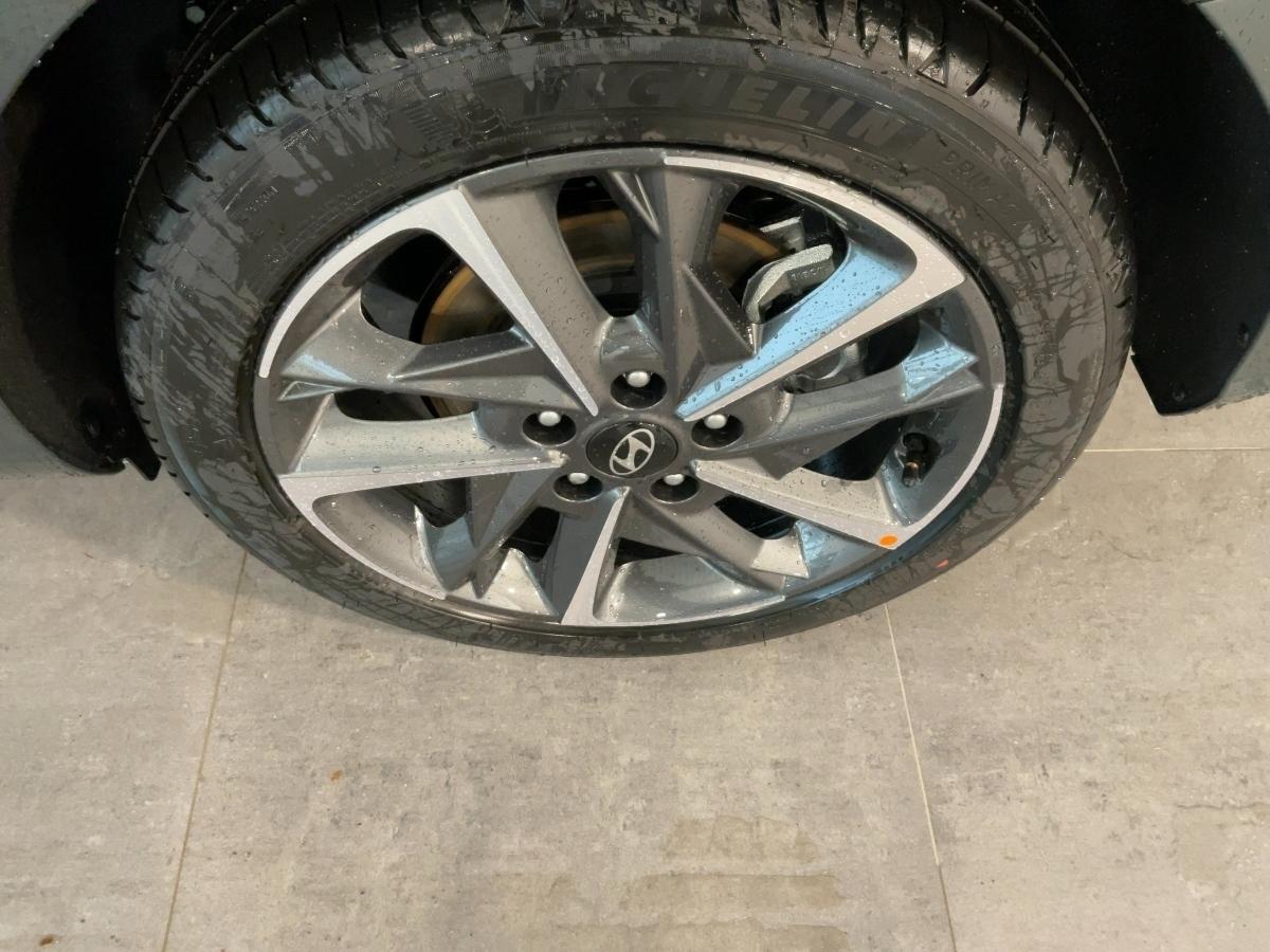 HYUNDAI Advantage MY25 1.0 100 PS 7-DCT HYUNDAI Advantage MY25 1.0 100 PS 7-DCT