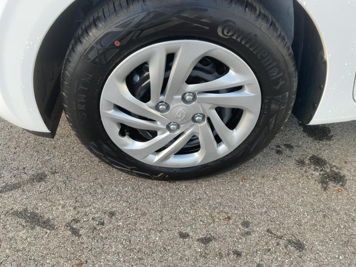 HYUNDAI Select 1.0 Benzin HYUNDAI Select 1.0 Benzin