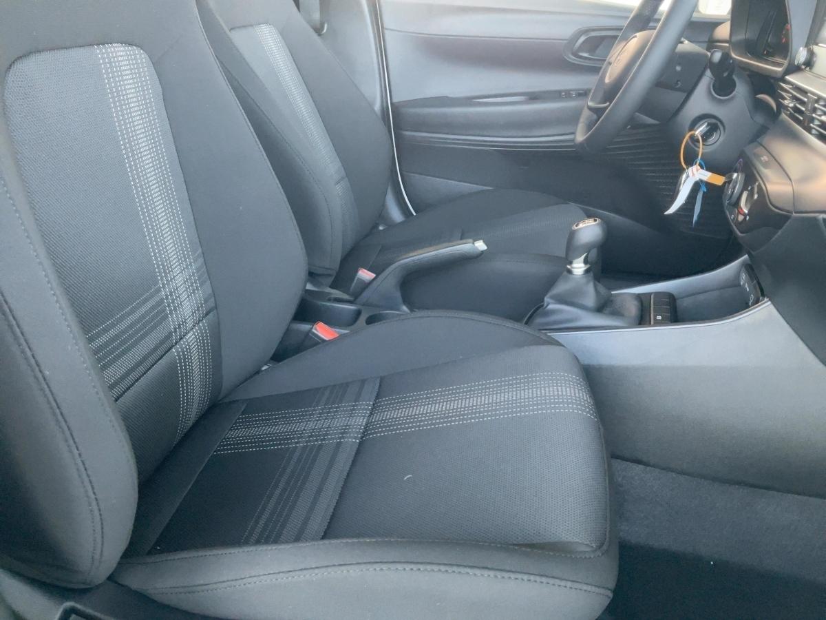 HYUNDAI Select 1.2 Benzin 79 PS HYUNDAI Select 1.2 Benzin 79 PS