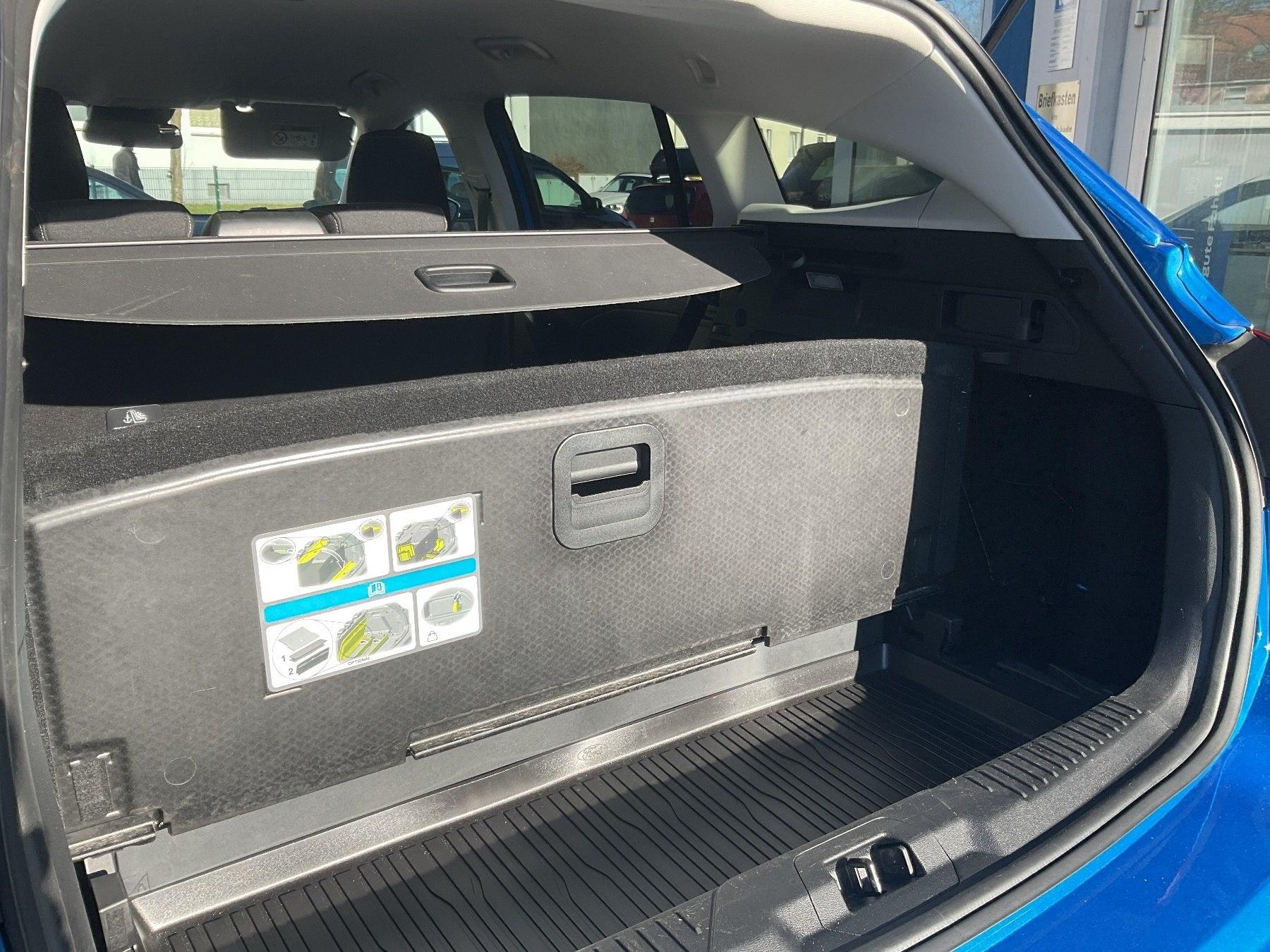 FORD Cool & Connect Turnier *LED*PDC*GRA*AC*SHZ FORD Cool & Connect Turnier *LED*PDC*GRA*AC*SHZ