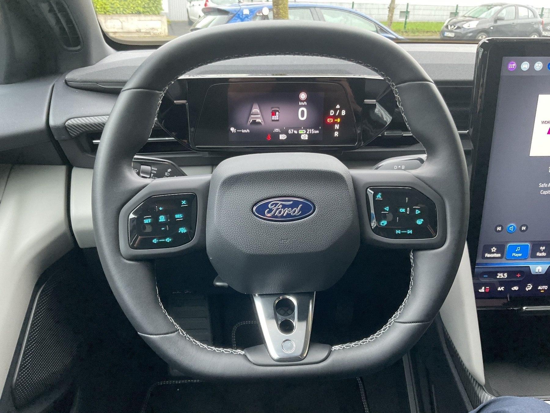 FORD Premium 77kWh *iACC*LED*360*B&O*PDC*Ke*LM* FORD Premium 77kWh *iACC*LED*360*B&O*PDC*Ke*LM*