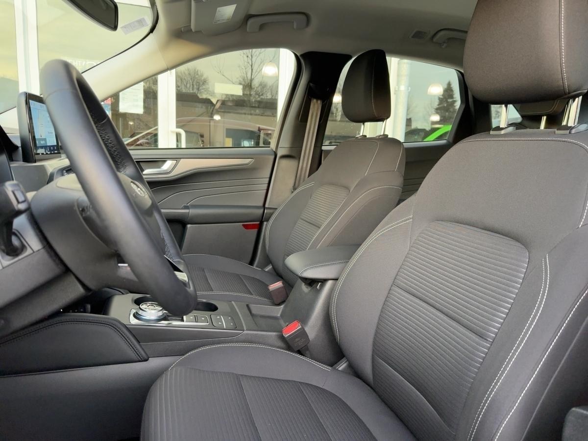 FORD TITANIUM 2.5L PHEV FORD TITANIUM 2.5L PHEV